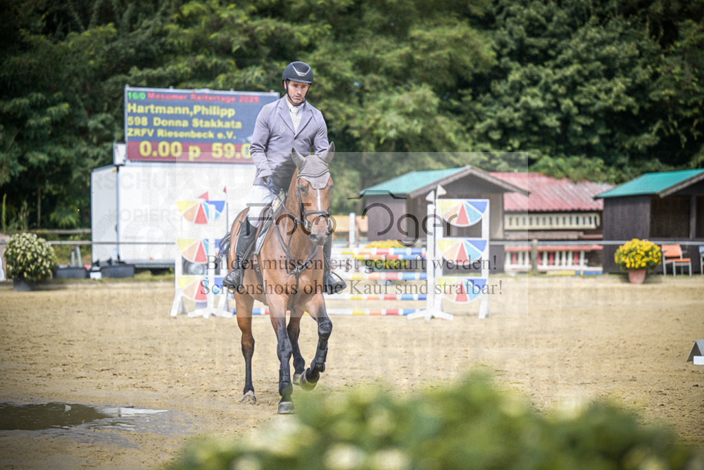 DOS_5489 | Entdecke hochwertige Reitturnierfotos von Foto Oger. Professionell, emotional und authentisch – jetzt Lieblingsmomente im Shop bestellen.Deutschlandweite Turnierfotografie. - Realisiert mit Pictrs.com
