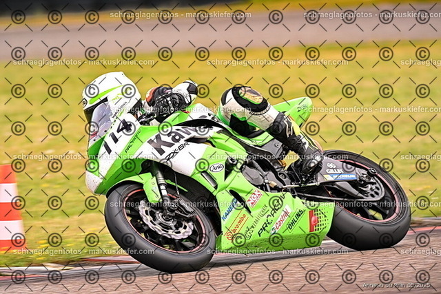25bt02-0207 | markuskiefer.com - Realisiert mit Pictrs.com