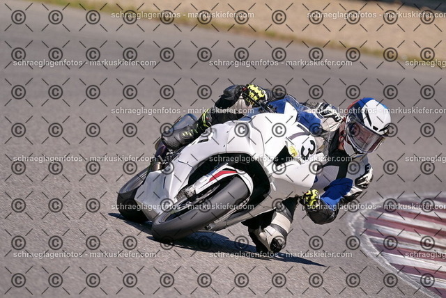 26bt04-0829 | markuskiefer.com - Realisiert mit Pictrs.com