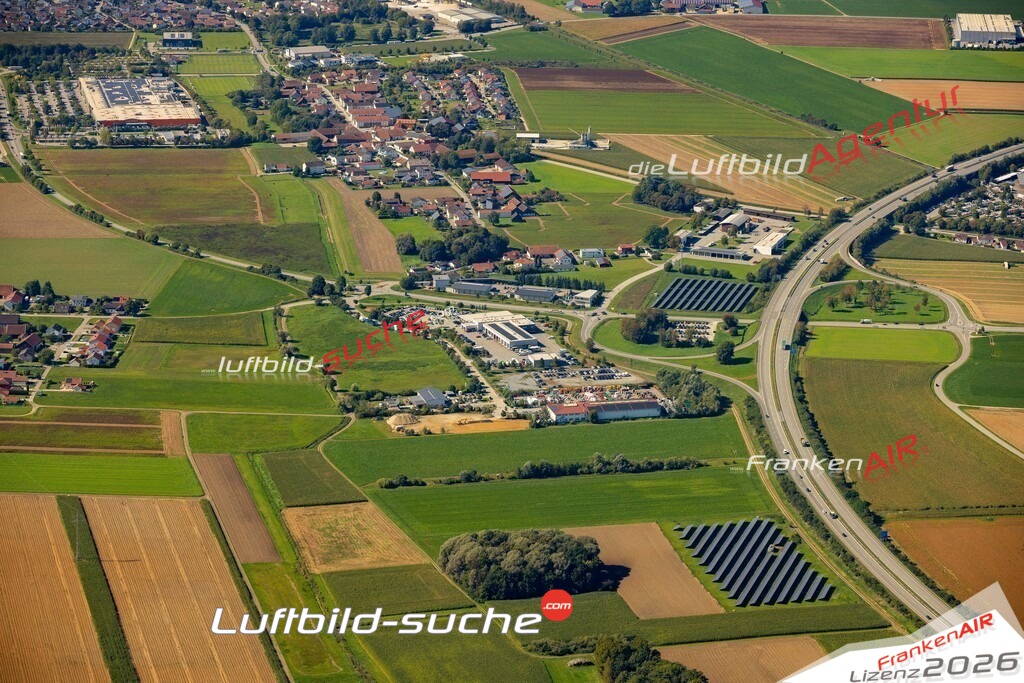 Das Luftbild zeigt : Pankofen Plattling - Die Luftaufnahme wurde 2023 vom UL-Flugzeug aus erstellt ( keine Drohne ) - Hochauflösende Luftaufnahme - Für grossformatige Ausdrucke geeignet. Die Geschenkidee !Mit Lizenz und Bildrechte bestellbar
