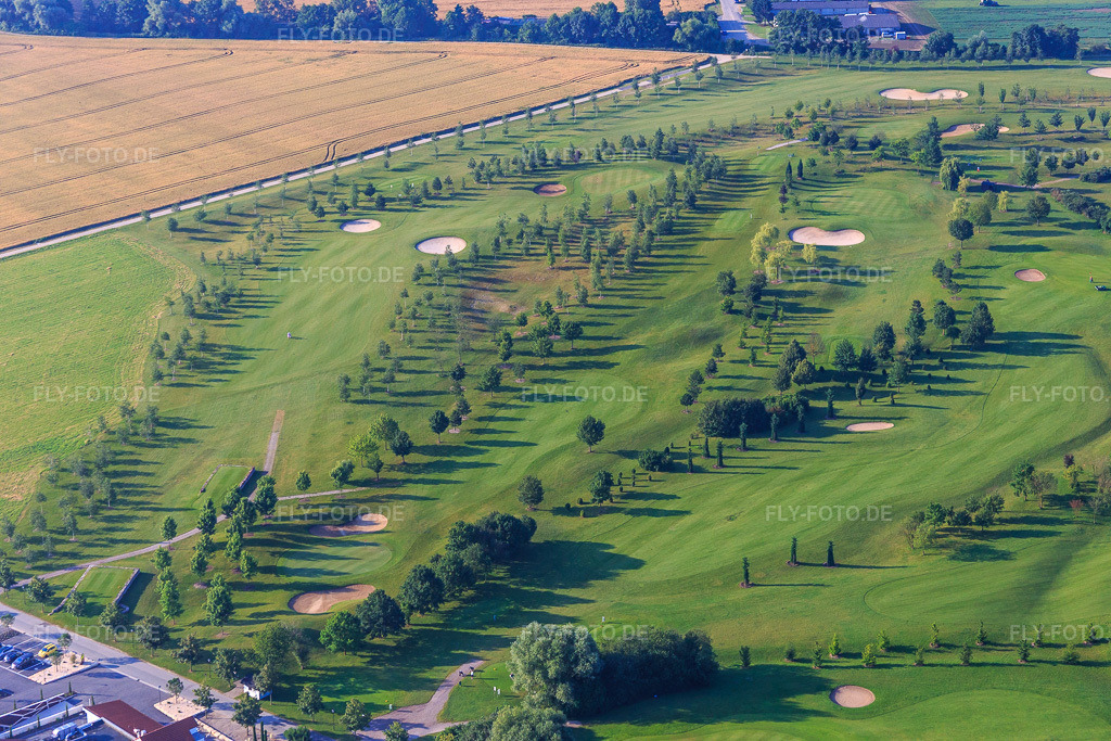 Luftbild: Golfresort Gernsheim - GOLF absolute - Hof Gräbenbruch im Ortsteil Allmendfeld in Gernsheim im Bundesland Hessen in Deutschland. – Foto: IMG_091391.jpg vom 07.07.2016 durch Werner Riehm/FLY-FOTO.de – Auflösung des Originals: 5472 x 3648 px – Golfresort Gernsheim Hof Gräbenbruch | GOLF absolute Rotationsgolf®