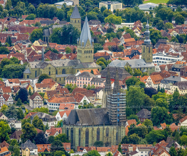 Soest240712750 | Altstadt mit St. Pauli Kirche, St. Patrokli-Dom, St. Petri Alde Kerke und evang. Kirche Sankt Maria zur Wiese (Wiesenkirche), Schwefe, Soest, Soester Boerde, Nordrhein-Westfalen, Deutschland
