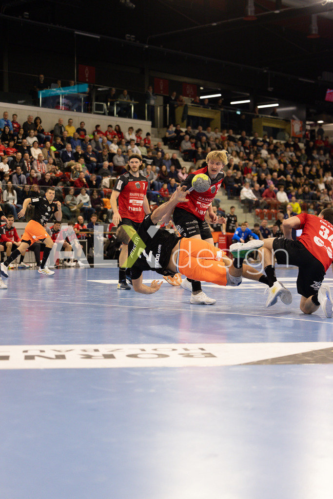 Handballen I Herren I Saison 2025-2026 I Quickline Handball League 2026 | Men I 18. Spieltag I Pfade Winterthur - Kadetten Schaffhausen I 20.12.2025 | 2 Lucas Meister (Kadetten Schaffhausen) - Kreisläufer - Realisiert mit Pictrs.com