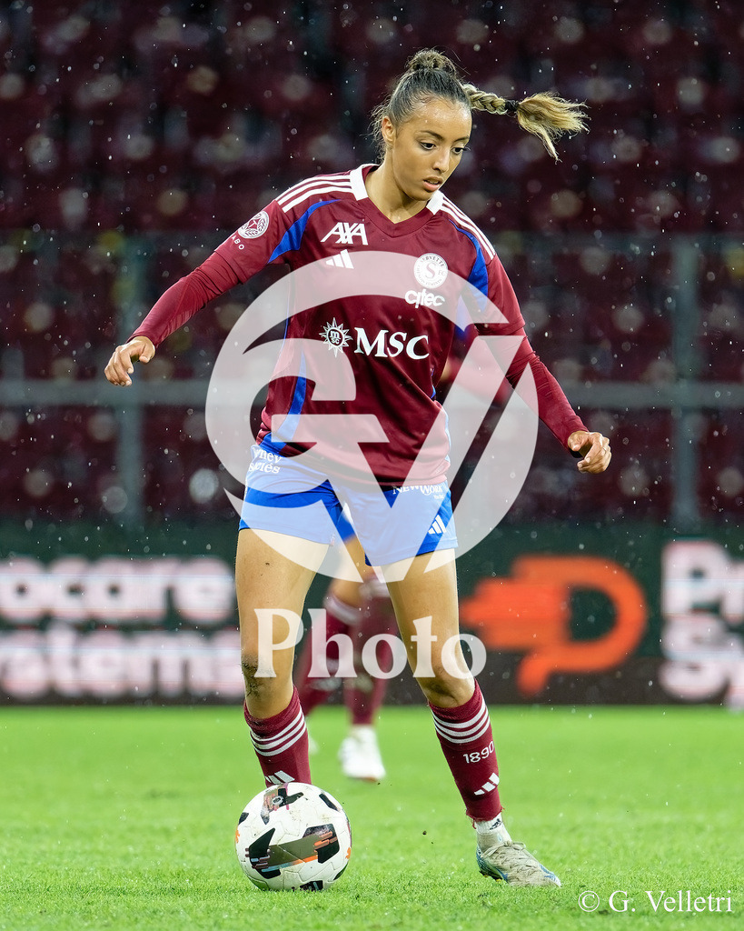 Women's Champions League - Servette FCCF v As Roma | El Ghazouani Imene (10 Servette FCCF) in action during the Women's Champions League game between Servette FCCF and As Roma at Stade de Genève in Geneva, Switzerland