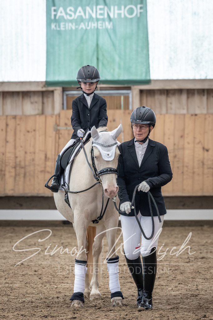20251011-_3LI9055 | Tierfotografie Pferde, Hunde, Katzen, Haustiere.
Turnierfotografie Reitturniere, Reiten, Springreiten, Dressur in Hanau, dem Main-Kinzig-Kreis und dem Rhein-Main- Gebiet um Frankfurt