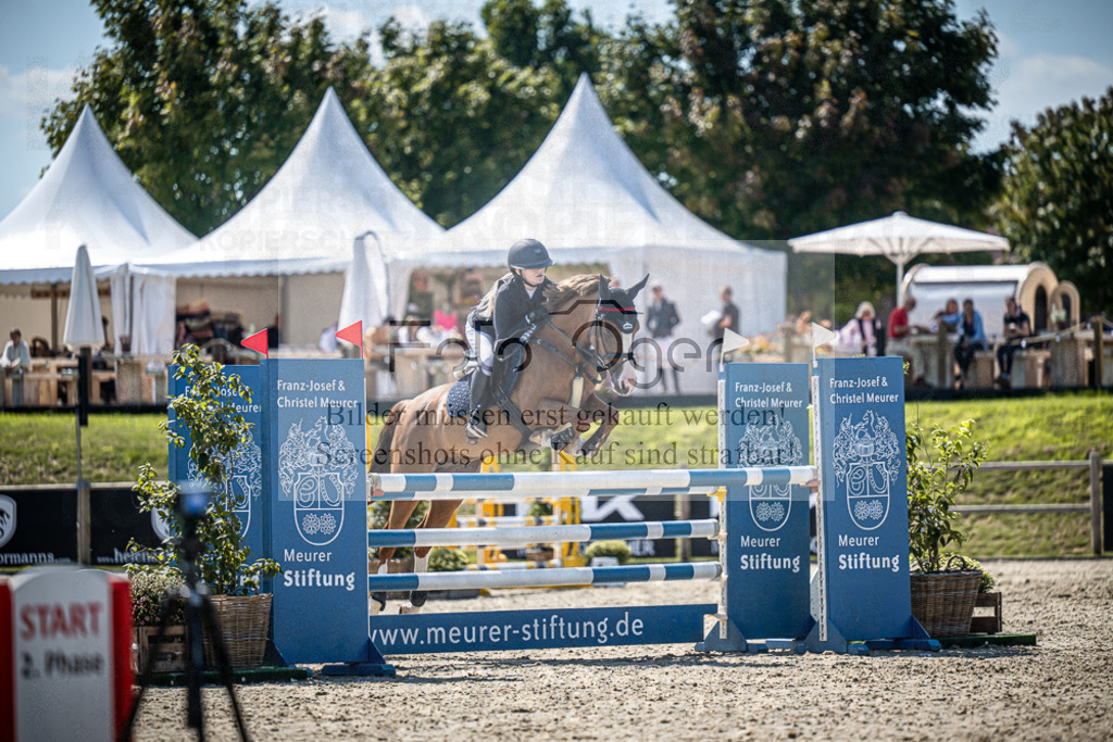 DOS_2544 | Entdecke hochwertige Reitturnierfotos von Foto Oger. Professionell, emotional und authentisch – jetzt Lieblingsmomente im Shop bestellen.Deutschlandweite Turnierfotografie. - Realisiert mit Pictrs.com