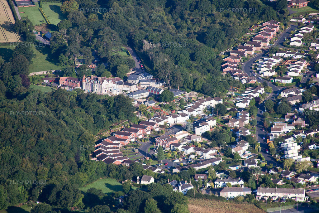 Vue aérienne: Vue de la ville à Kingskerswell dans le département Angleterre, Grande Bretagne. Photo: IMG_19714.jpg prise le 25/07/2009 par Werner Riehm/FLY-FOTO.eu – Résolution de l'original: 4752 x 3168 px