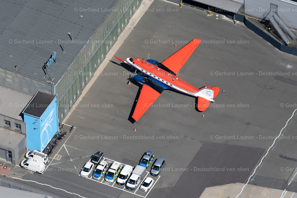 4029937 | BREMEN 01.06.2020 Forschungsflugzeug - Flugzeug Douglas DC-3C - Basler BT-67 Polar-5 mit der Kennung C-GAWI der Fluggesellschaft Kenn Borek Air Ltd auf dem Flugplatz - Flughafen an der Henrich-Focke-Straße im Ortsteil Neuenland in Bremen, Deutschland. Weiterführende Informationen bei: Alfred-Wegener-Institut Helmholtz-Zentrum für Polar- und Meeresforschung. // Aircraft Douglas DC-3C - Basler BT-67 Polar - 5 callsign C-GAWI operated by airline Kenn Borek Air Ltd on the airport on street Henrich-Focke-Strasse in the district Neuenland in Bremen, Germany. Further information at: Alfred-Wegener-Institut Helmholtz-Zentrum fuer Polar- und Meeresforschung. Foto: Gerhard Launer