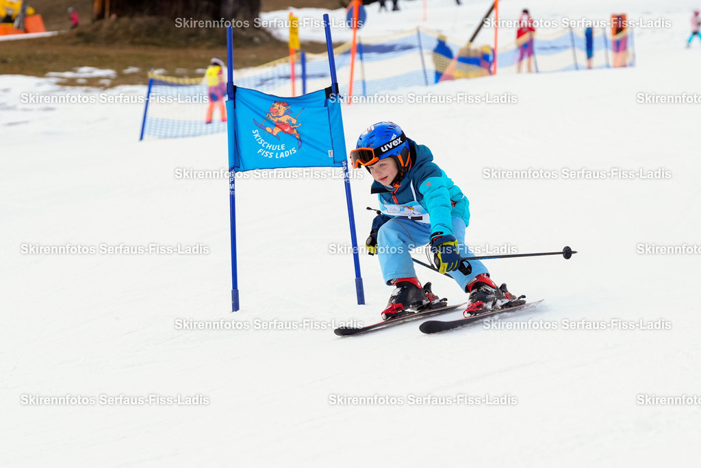 SRF_02.01.2026_0803 | Skirennfotos,Serfaus,Fiss,Ladis,Kinderskirennen,Winter,Tirol,Oberland,skirace,SFL,feelfree,weil wir's genießen,ski,Ski,skifahren,Sonnenplateau, - Realisiert mit Pictrs.com