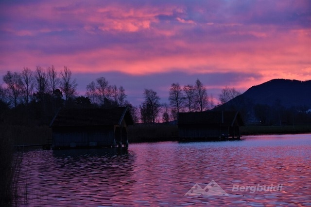 Kochelsee 2025-08 | Landschaftsfotografie Berge Mountain Landscape FotografieNatur Bilder Buidl Bergbuidl Bayern Heimat BergfotografieSonnenaufgang Sonnenuntergang Hobbyfotograf Bilderverkauf Leinwand - Realisiert mit Pictrs.com