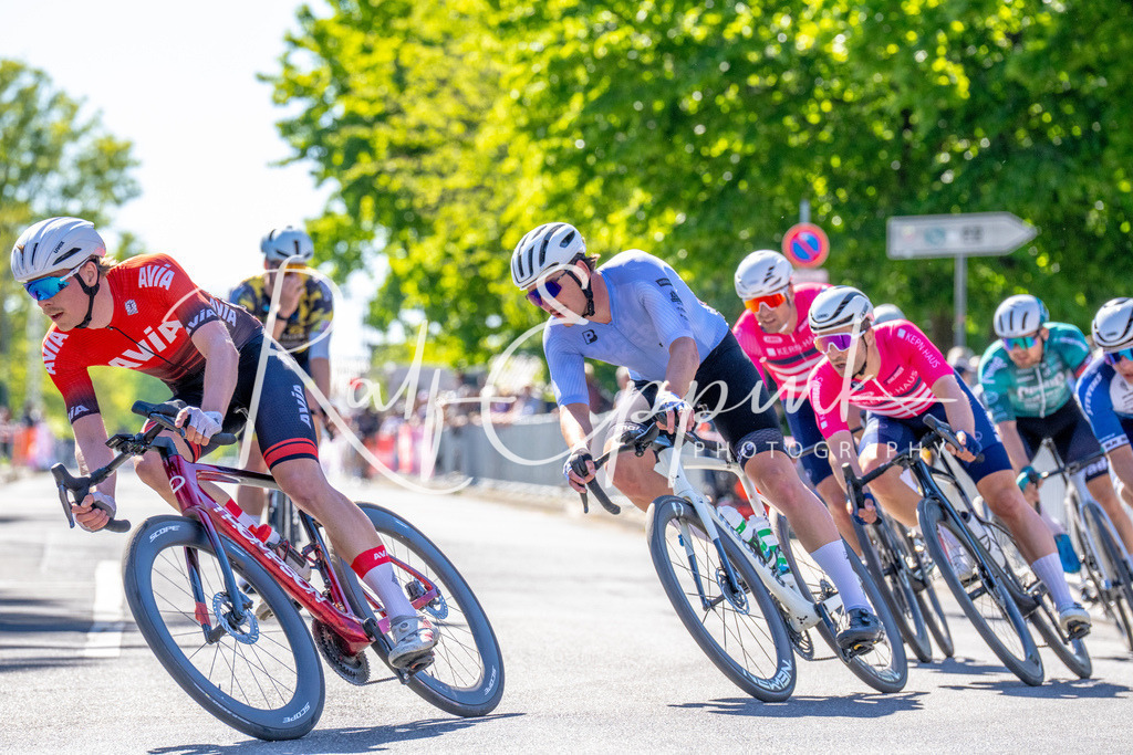 Spurt in den Mai 2026 - Großer Preis der Sparkasse Neuss | Annual one-day road cycling race "Großer Preis der Sparkasse Neuss" held in Büttgen, Germany, organized by VfR Büttgen 1912 e.V. The event features multiple races across all age categories from U11 youth to Elite men. - Realisiert mit Pictrs.com