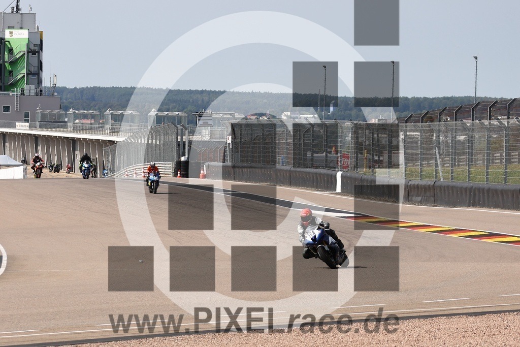 0106-20240823_06446 | Schöne Erinnerungen an spannende Momente - das festzuhalten ist unser Job. PIXELrace.de ist seit 2003 auf den Rennstrecken Europas unterwegs um die Action draußen beim Fahren und die wunderbare Stimmung imm Fahrerlager für euch einzufangen.