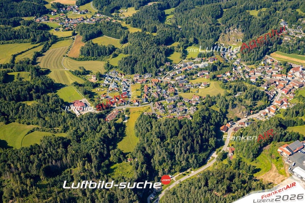 Das Luftbild zeigt :  Obertrubach - Die Luftaufnahme wurde 2024 vom UL-Flugzeug aus erstellt ( keine Drohne ) - Hochauflösende Luftaufnahme - Für grossformatige Ausdrucke geeignet. Die Geschenkidee !Mit Lizenz und Bildrechte bestellbar