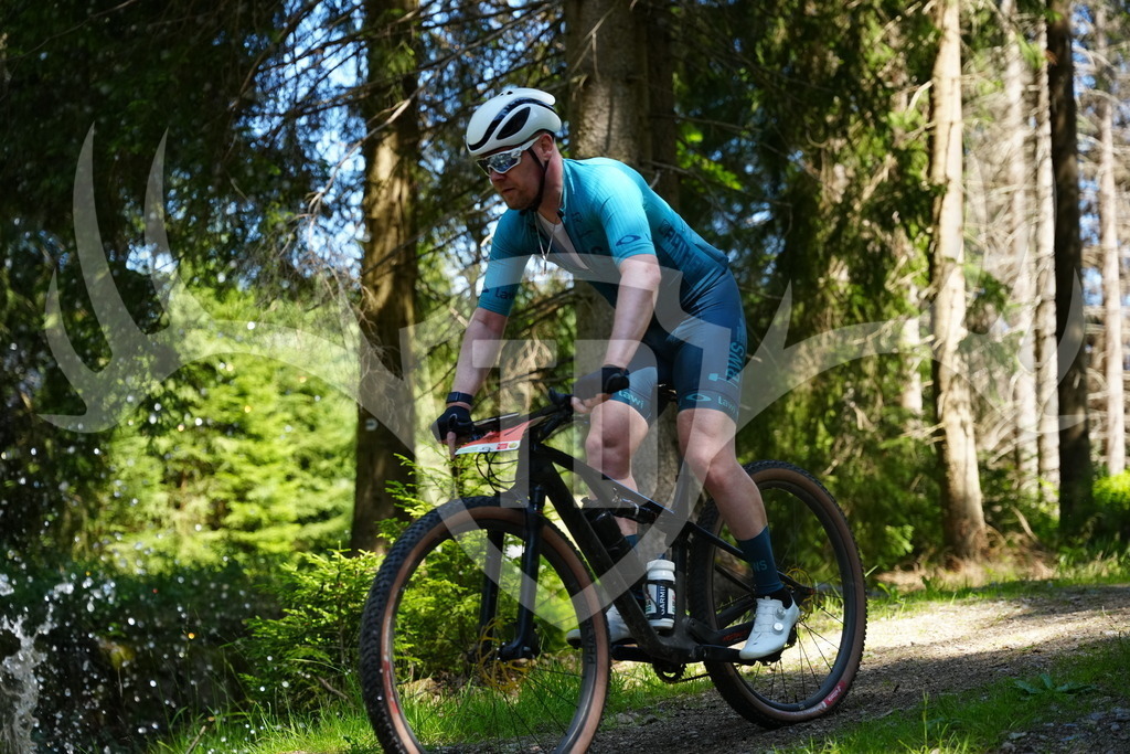 FC101854 | Fotogalerie der Treibjagd im Dunkelwald - Dein MTB Etappenrennen im Erzgebirge - Realisiert mit Pictrs.com