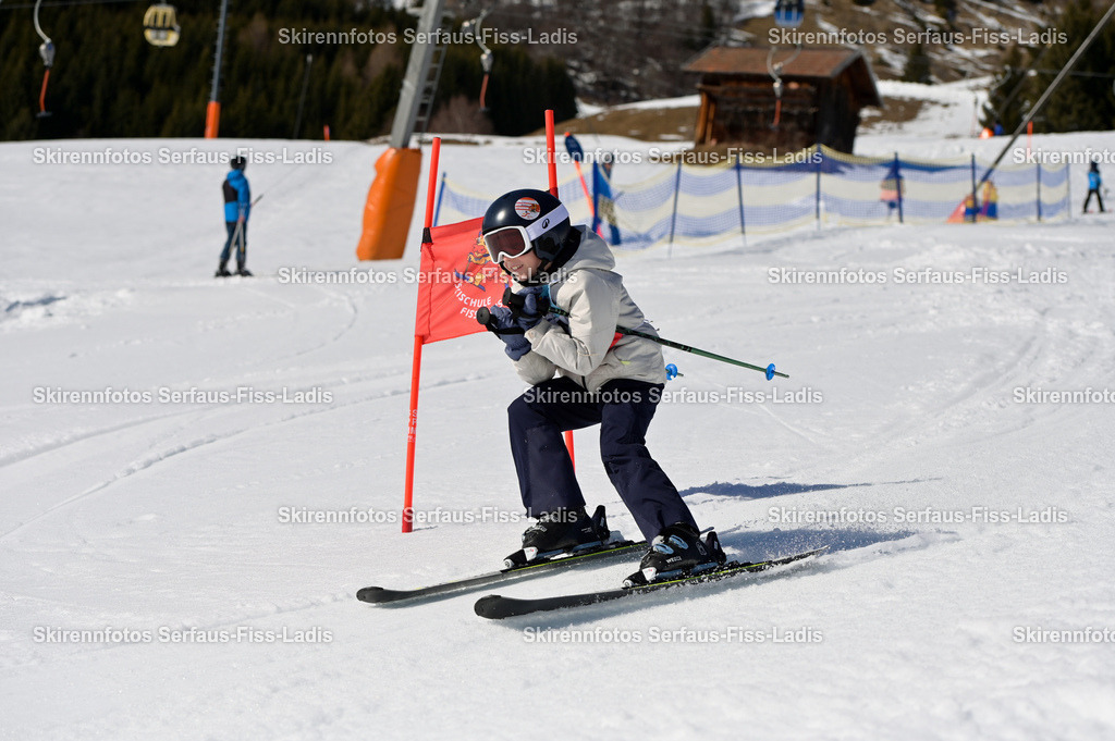 SRF_27.02.2026_933 | Skirennfotos,Serfaus,Fiss,Ladis,Kinderskirennen,Winter,Tirol,Oberland,skirace,SFL,feelfree,weil wir's genießen,ski,Ski,skifahren,Sonnenplateau, - Realisiert mit Pictrs.com