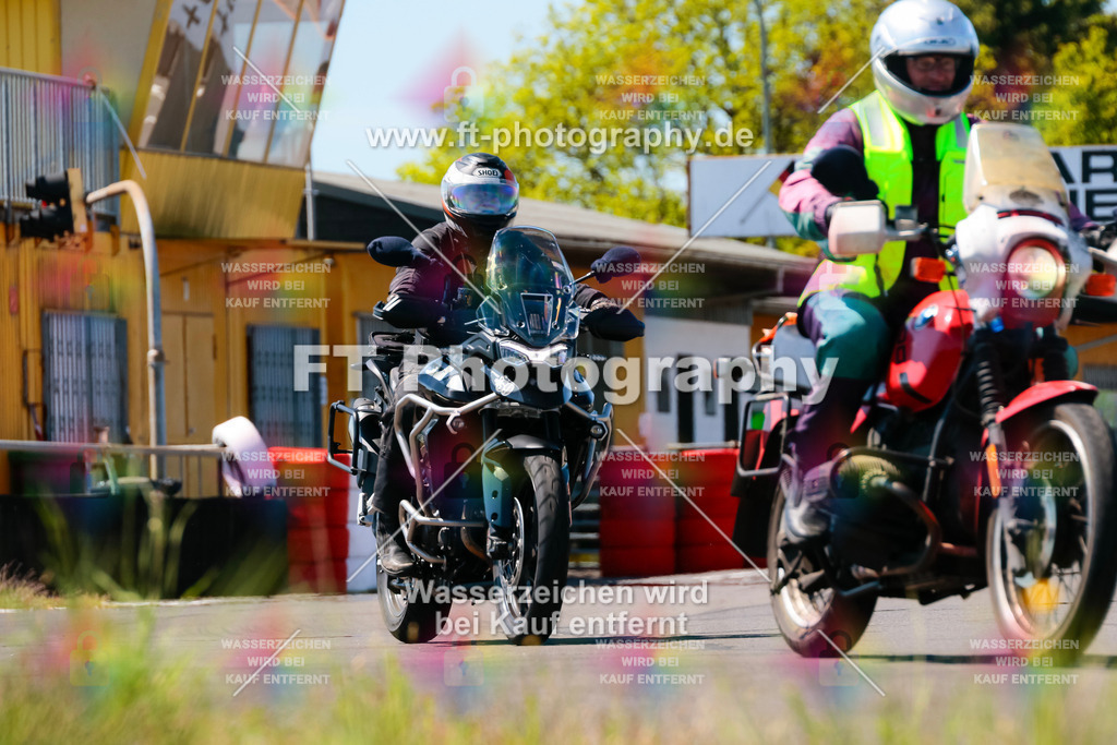 Moto-TeamOBK-22317 | Hier findet Ihr Bilder von Touristenfahrten auf der Nürburgring Nordschleife oder von anderen Veranstaltungen die ich besucht habe. Viel Spass beim Durch Schauen 