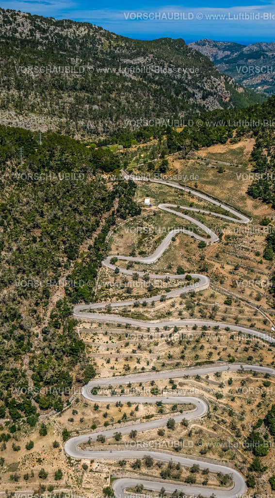 Mallorca230400011CollDeSoller | Luftbild, Serpentinen im Gebirge, Coll de Soller, Mirador Straße MA-11a, Bunyola, Balearen, Mallorca, Balearische Inseln, Spanien