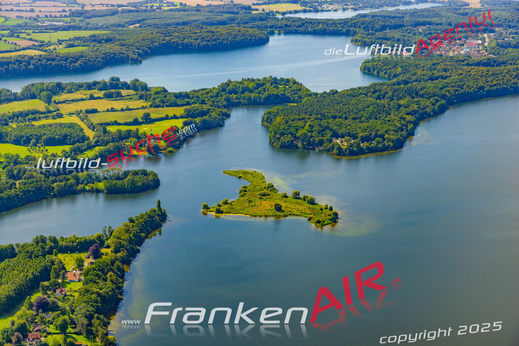 Großer Warder Plön Bild- Das Luftbild wurde 2025 vom UL-Flugzeug heraus erstellt ( keine Drohne bzw. Drohnenaufnahme ) - Hochauflösende Luftaufnahme -Nicht vergleichbar mit Google Maps oder Satelittenbilder- Die Geschenkidee !Mit Lizenz und Bildrechte bestellbar - CC