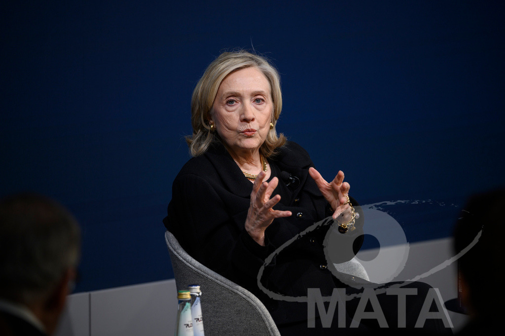 _DWI2933 | Die US-Politikerin Hillary Clinton auf der Veranstaltung Bridging Scholarship and Statecraft im Rahmen der Münchner Sicherheitskonferenz 2026. München, 13.02.2026 Bayern Deutschland  - Realisiert mit Pictrs.com