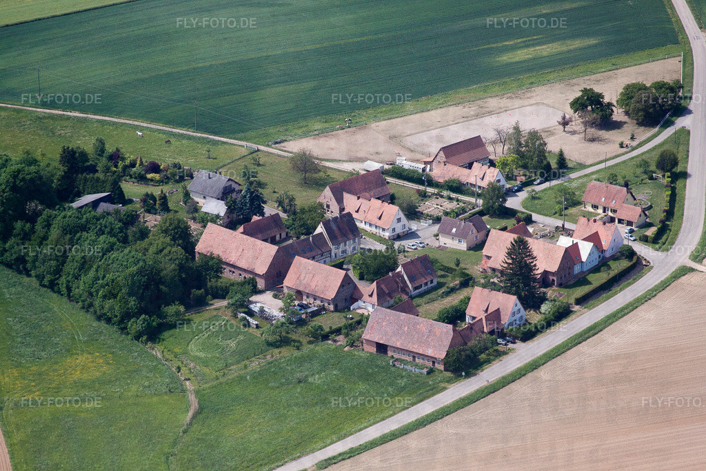 Ortsansicht | Luftbild: Ortsansicht in Schleithal im Bundesland Bas-Rhin in Frankreich. Foto: IMG_40978(40957).jpg vom 08.05.2011 durch Werner Riehm/FLY-FOTO.de - Realisiert mit Pictrs.com