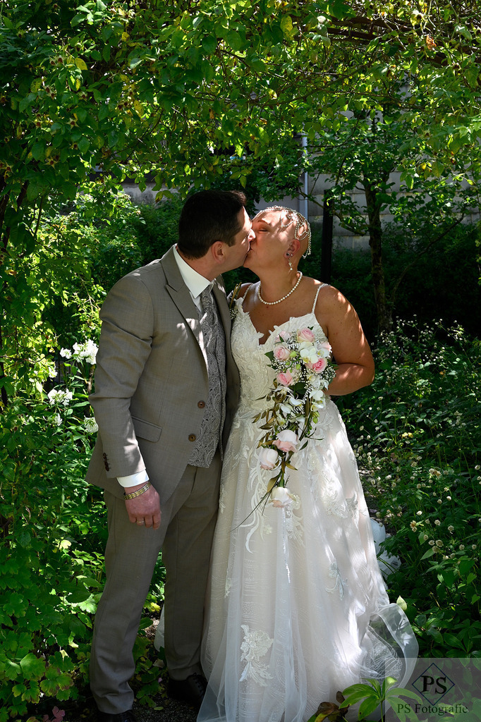 _DSC4742 | Hochzeitsfotograf aus Leidenschaft in Büren und Umgebung - Professionelle Hochzeitsreportagen mit emotionalen Fotos - Realisiert mit Pictrs.com