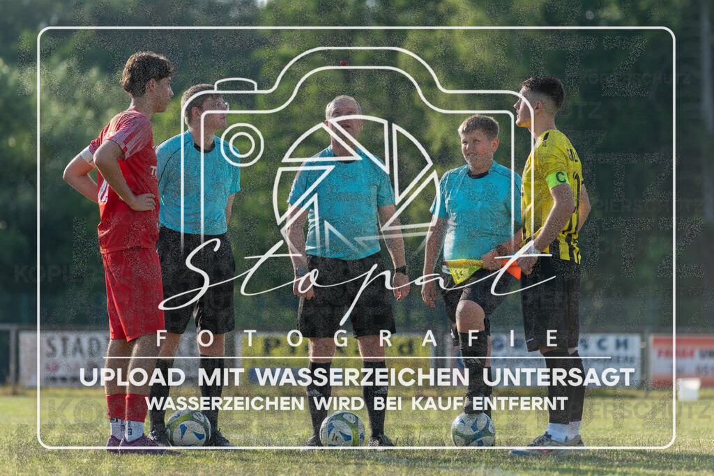 U17 Kreismeisterschaftsfinale HK - SG Fulde vs. TV Jahn Schneverdingen | Markus Wolkenhauer (Schiedsrichter), Joschua Sittkus (Schiedsrichterassistent), Lasse Stimming (Schiedsrichterassistent); U17 Kreismeisterschaftsfinale HK - SG Fulde vs. TV Jahn Schneverdingen am 24.06.26 in Heidmarkstadion, Bad Fallingbostel - Realisiert mit Pictrs.com