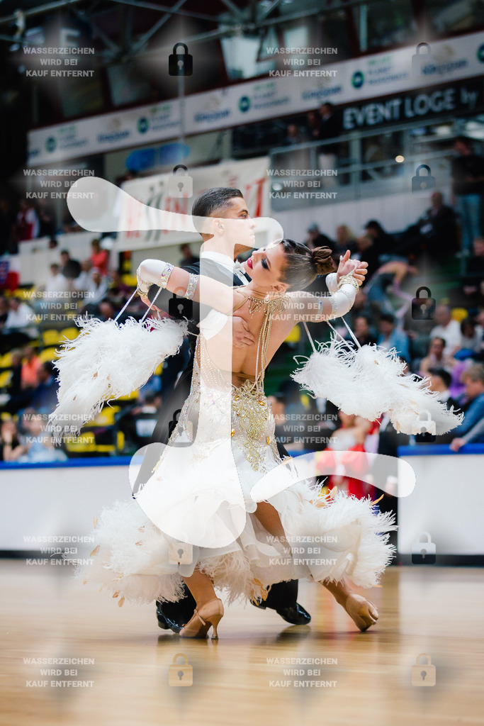 Hessen Tanzt WDSF International Open Standard 42nd (27) Dennis Deiloff _ Sabrina Deiloff (TGC Rot-Weiß Porz)-2025-05-17-8459 | Webshop for digital downloads and prints of dance sport, event & show photographer Julian Link - Realisiert mit Pictrs.com