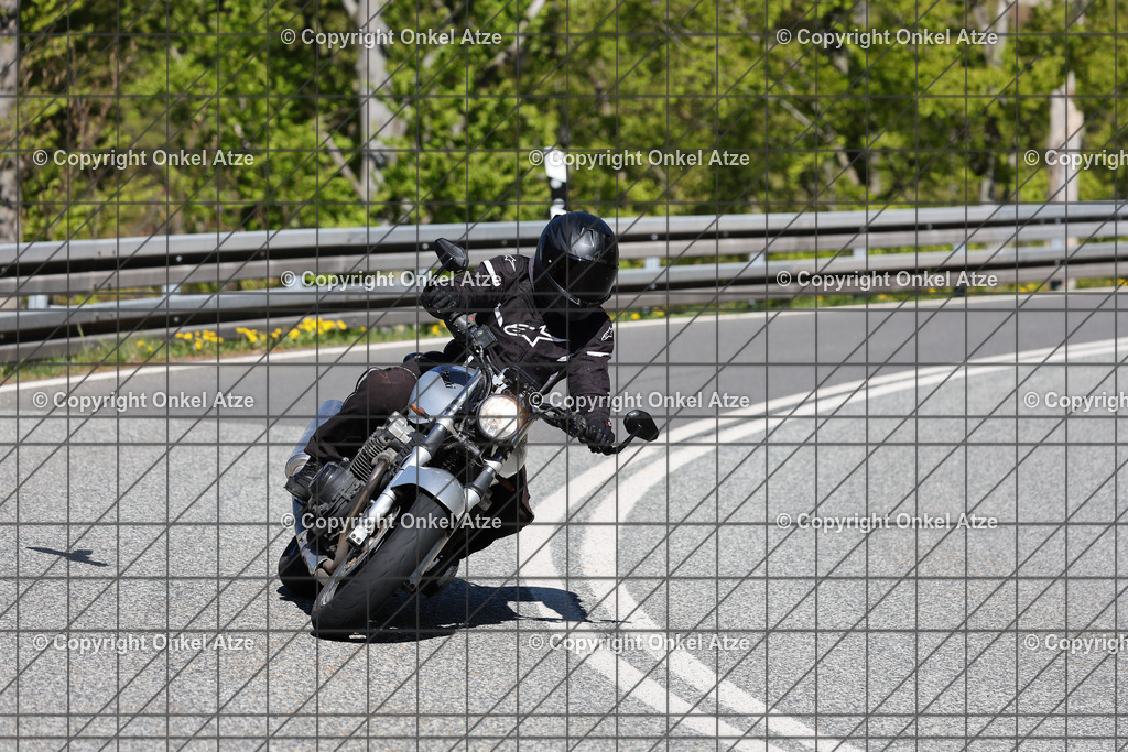 IMG_8379 | Fotograf am Kyffhäuser. Onkel Atze. Kyffhäuser Rennstrecke. Café36. Motorsportfotografie. - Realisiert mit Pictrs.com