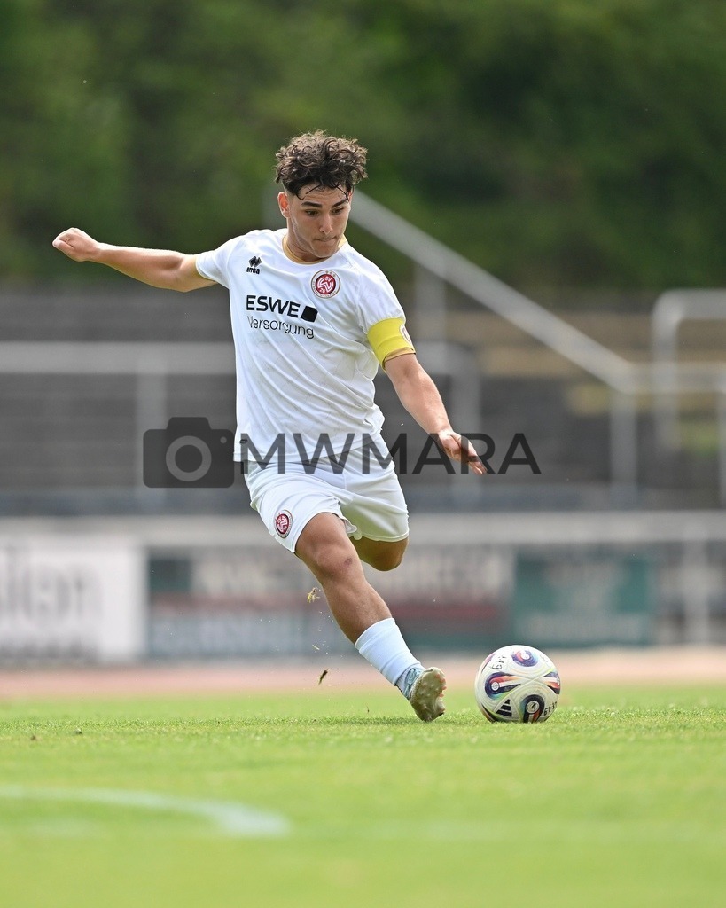 Fußball I Herren I Mannschaftsshooting I Saison 2026-2027 I TSG Hoffenheim II | Nader El-Jindaoui (#30) 13.07.2026 Nahaufnahme, Einzelfoto, Freisteller, Portrait, Porträt, Einzelbild, Herren, 3. Liga, Hoffenheim II, Baden- Wüttemberg, Dietmar-Hopp-Stadion, Teamfoto, Teamshooting, Mannschaftsfoto, Juli - Realisiert mit Pictrs.com