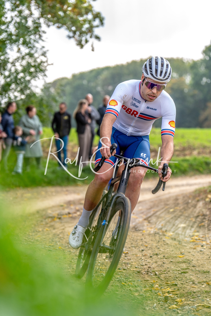 Ralf Eppink Photography 20251012_DSC03583 | Sportfotografie, Eventfotografie, Porträtfotografie, Radsport Fotograf, Triathlon Fotograf, Düsseldorf Fotograf, Köln Fotograf, Actionfotografie, Teamfotografie, Peoplefotografie, Business Portraits, Veranstaltungsfotografie, Reportagefotografie - Realisiert mit Pictrs.com