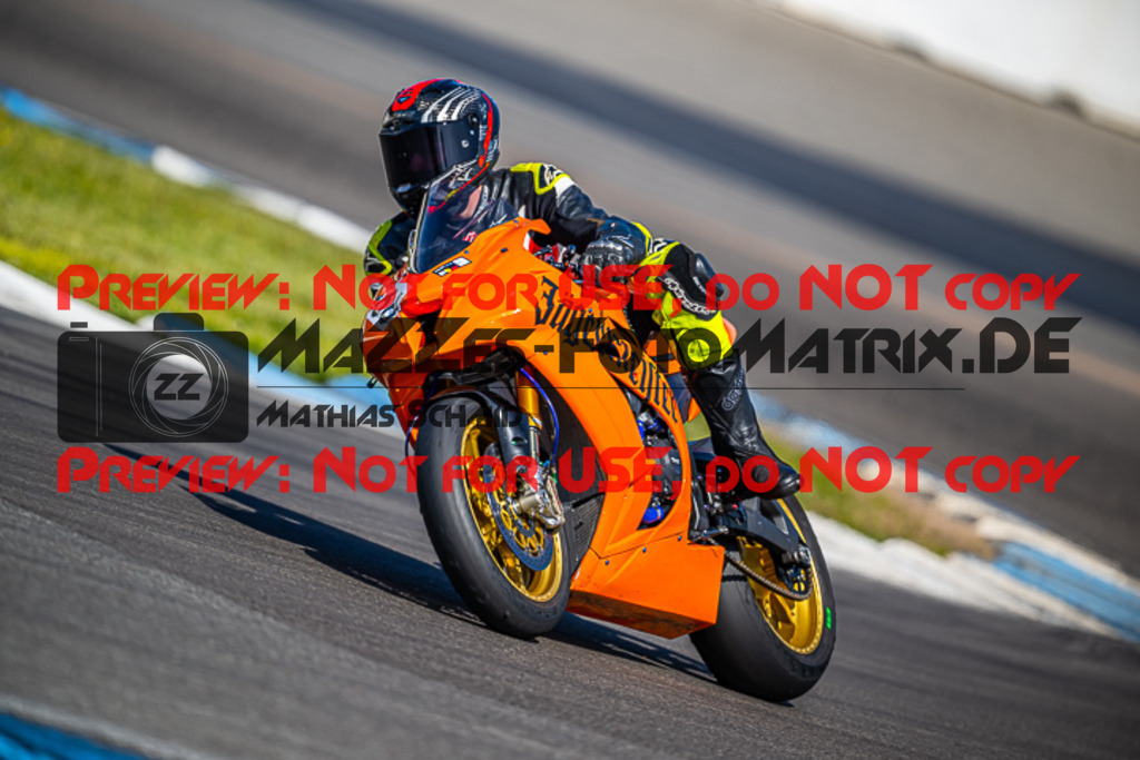 MaZZes_FotoMatrix_230410_9467 | WEISS