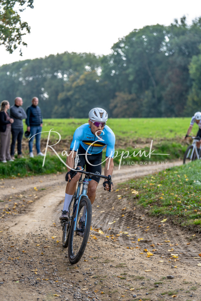 Ralf Eppink Photography 20251012_DSC02761 | Sportfotografie, Eventfotografie, Porträtfotografie, Radsport Fotograf, Triathlon Fotograf, Düsseldorf Fotograf, Köln Fotograf, Actionfotografie, Teamfotografie, Peoplefotografie, Business Portraits, Veranstaltungsfotografie, Reportagefotografie - Realisiert mit Pictrs.com
