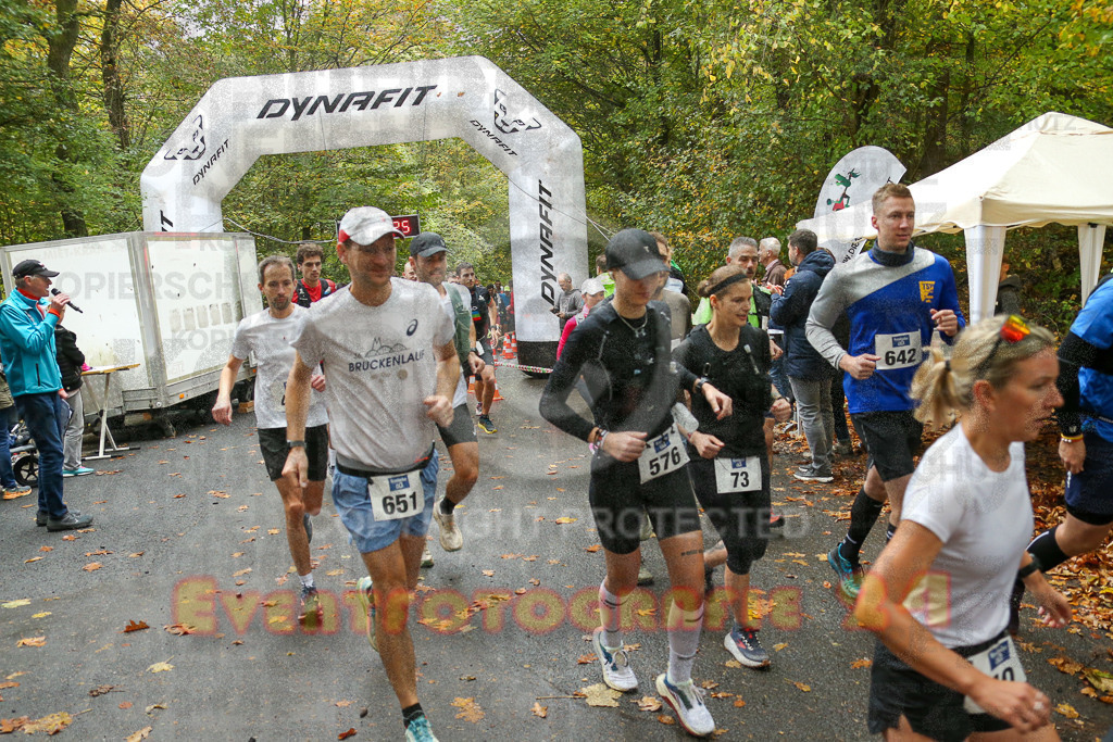 241027_1008_EX1_3527 | Sportfotografie im Rhein-Sieg Kreis, Köln, Bonn, NRW, Rheinland Pfalz, Hessen, etc. Unser Tätigkeitsfeld umfasst den Laufsport vom Volkslauf über den Marathon, Duathlon, Triathon bis zum Ultralauf wie Kölnpfad Ultra oder Schindertrail.