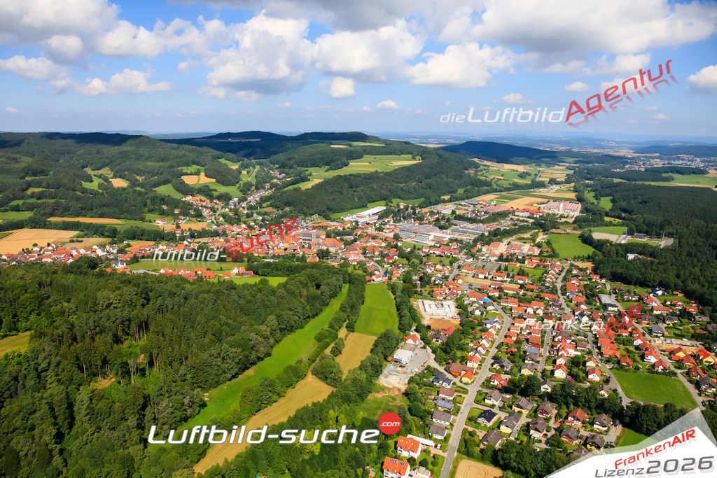 Die Luftaufnahme der Stadt Weismain wurde vom UL-Flugzeug heraus erstellt ( keine Drohne )- hohe Auflösung für beste Qualität