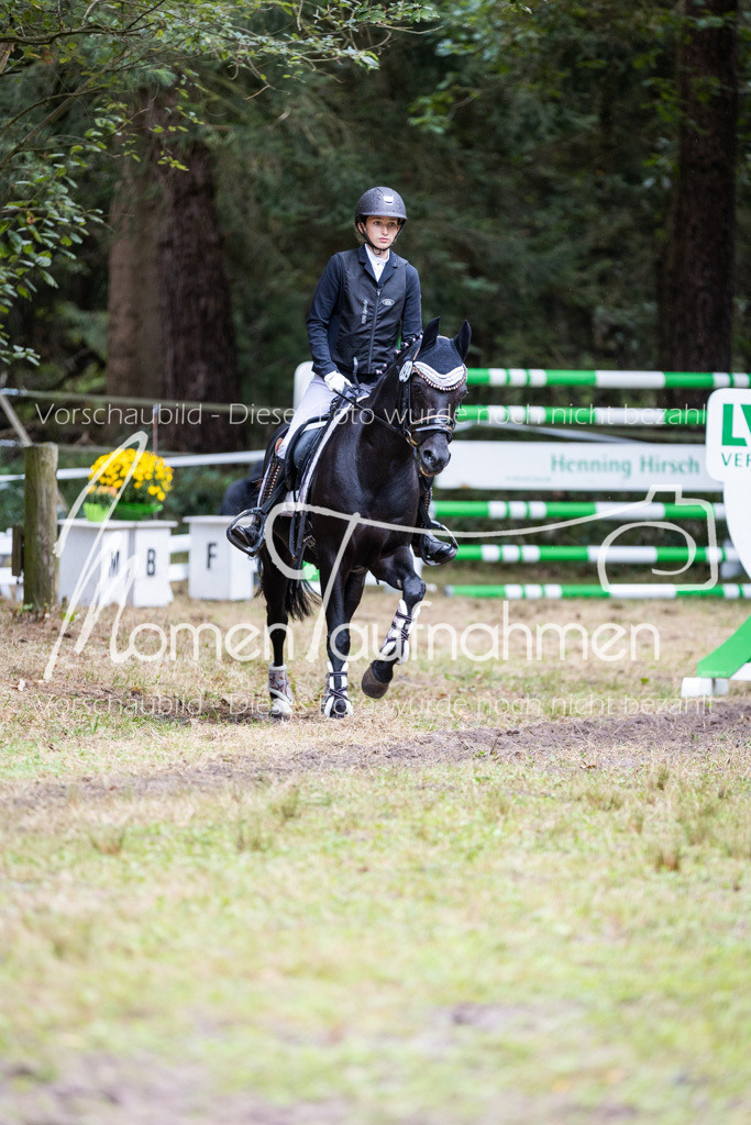 HB-Springreiter-010 | MomenTaufnahmen Pferdesportfotos