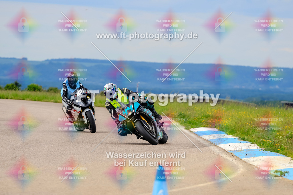 MotoTeam-2419 | Hier findet Ihr Bilder von Touristenfahrten auf der Nürburgring Nordschleife oder von anderen Veranstaltungen die ich besucht habe. Viel Spass beim Durch Schauen 