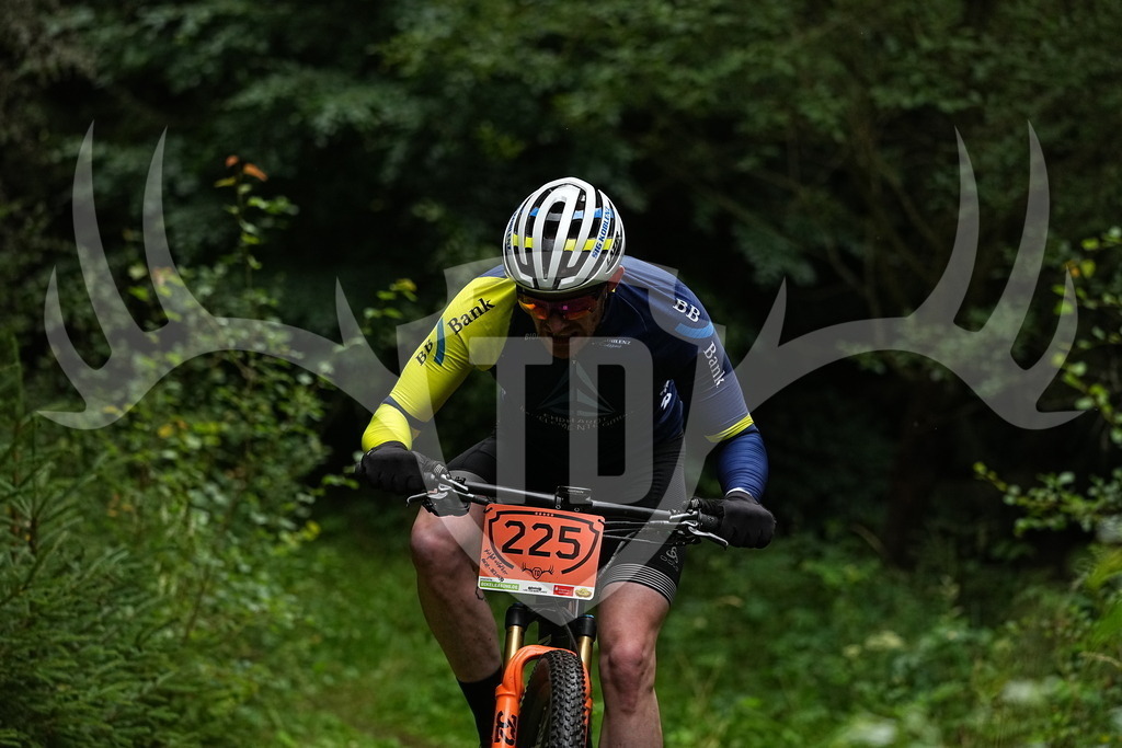 FC109840 | Fotogalerie der Treibjagd im Dunkelwald - Dein MTB Etappenrennen im Erzgebirge - Realisiert mit Pictrs.com