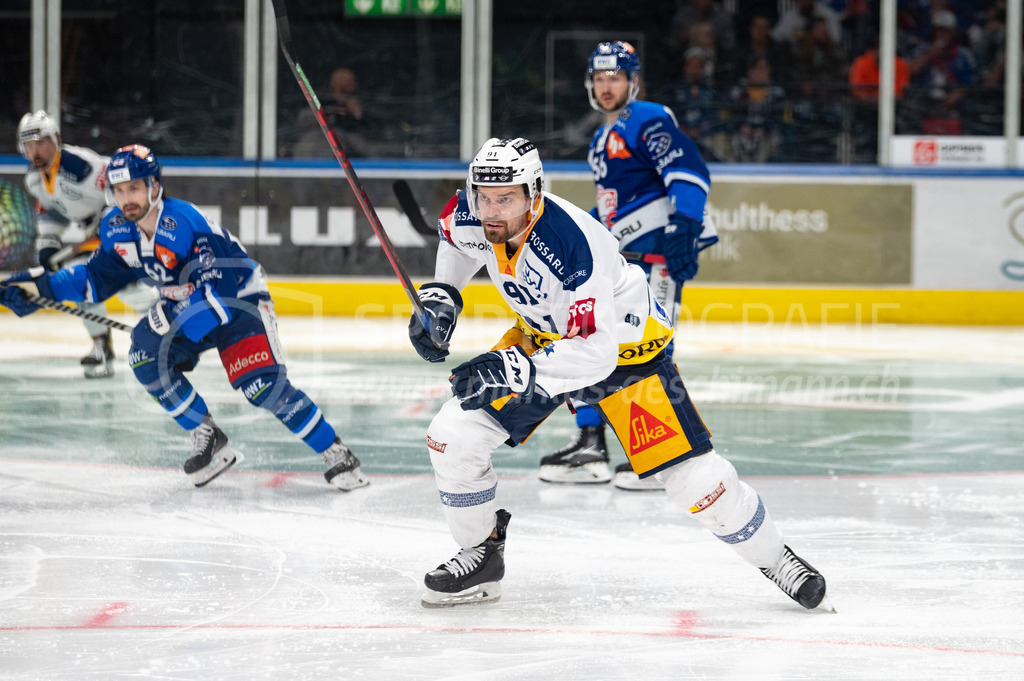 Swiss National League Final Game 2: ZSC Lions - EV Zug | 20.04.2022, Zürich, Hallenstadion, Swiss National League Final Game 2: ZSC Lions - EV Zug, #91 Anton Lander (Zug). - Realisiert mit Pictrs.com