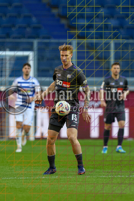 07.04.2026, GER, Fussball, Herren, 3. Liga, Saison 2025/2026, MSV Duisburg - VfL Osnabrück | Bjarke Jacobsen (Osnabrück) in Aktion am Ball, Einzelaktion 
