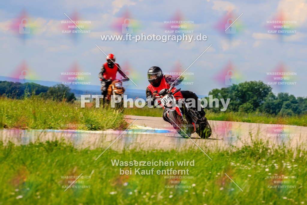 MotoTeam-0807 | Hier findet Ihr Bilder von Touristenfahrten auf der Nürburgring Nordschleife oder von anderen Veranstaltungen die ich besucht habe. Viel Spass beim Durch Schauen 
