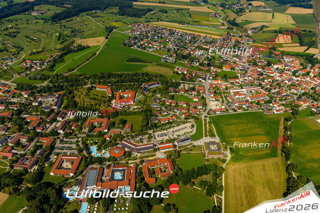 Das Luftbild zeigt :  Bad Birnbach - Die Luftaufnahme wurde 2024 vom UL-Flugzeug aus erstellt ( keine Drohne ) - Hochauflösende Luftaufnahme - Für grossformatige Ausdrucke geeignet. Die Geschenkidee !Mit Lizenz und Bildrechte bestellbar