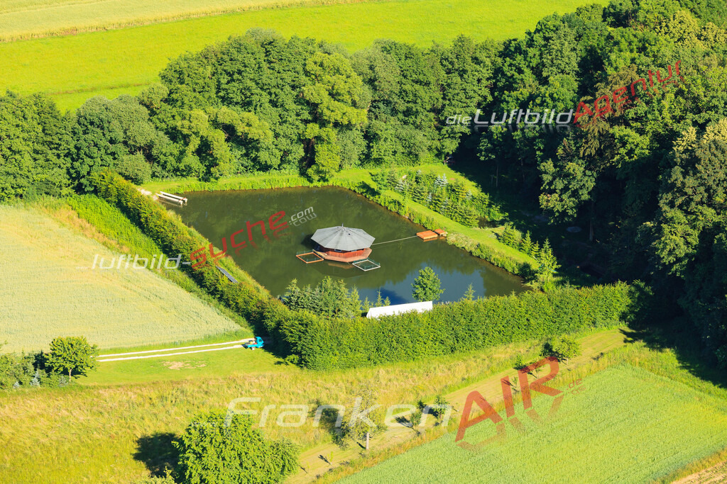 Luftbild von Klosterlangheim Lichtenfels - Luftaufnahme wurde 2016 von https://frankenair.de mittels Flugzeug (keine Drohne) erstellt - die Geschenkidee