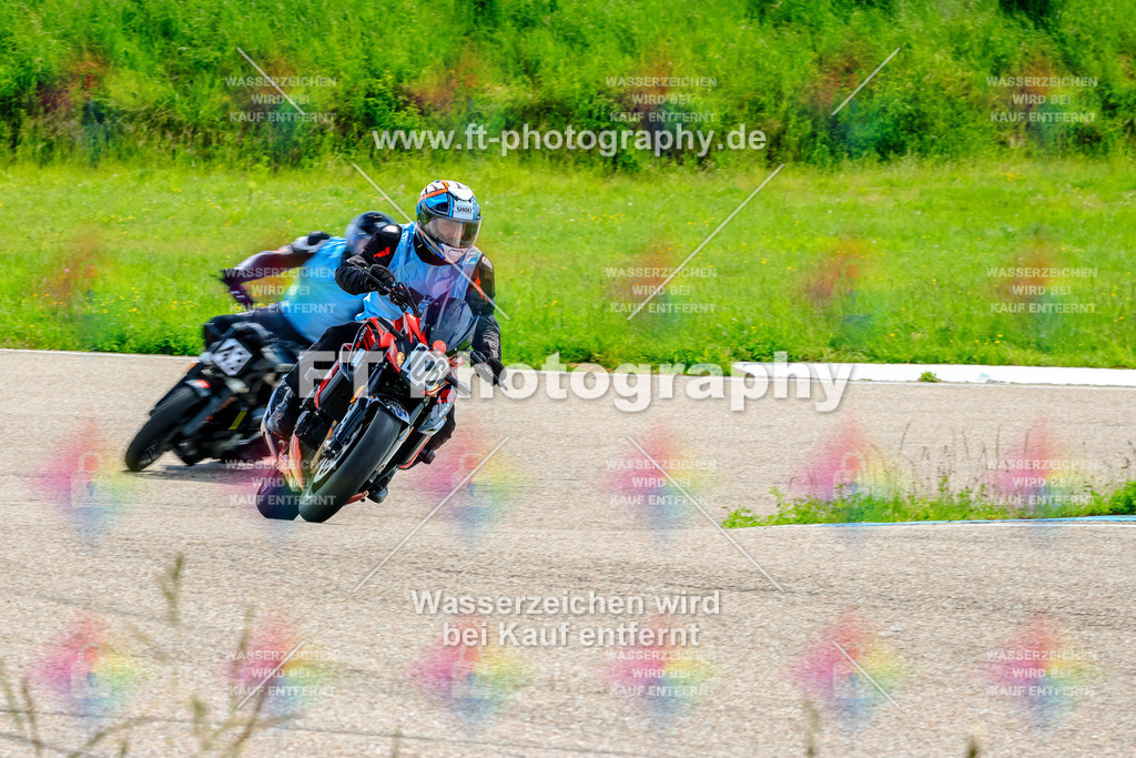 MotoTeam-9892 | Hier findet Ihr Bilder von Touristenfahrten auf der Nürburgring Nordschleife oder von anderen Veranstaltungen die ich besucht habe. Viel Spass beim Durch Schauen 