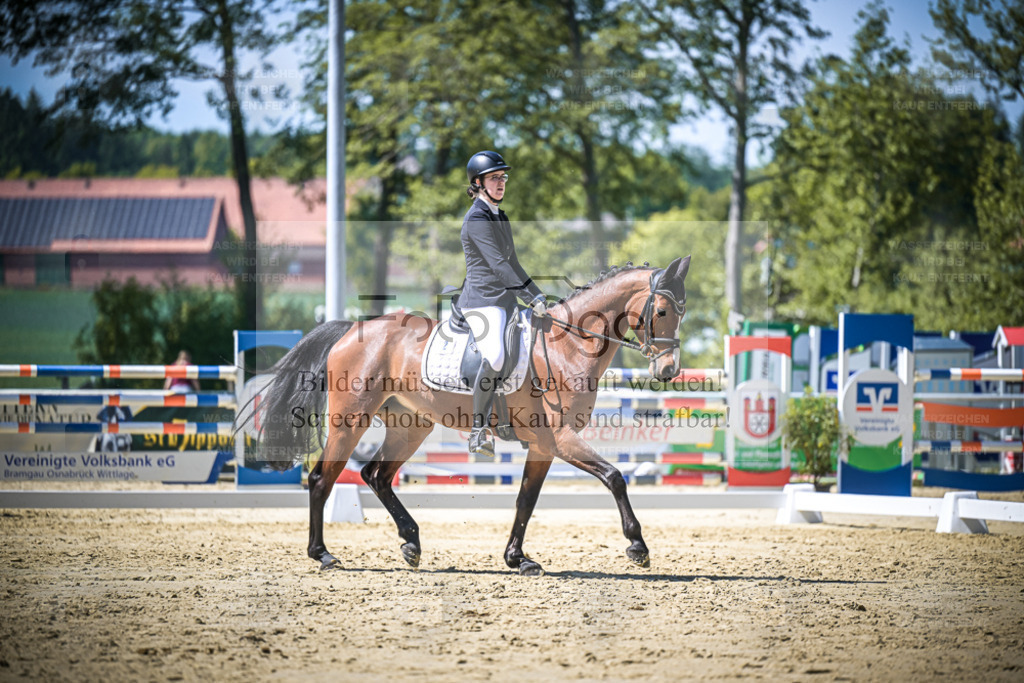 DOS_8844 | Entdecke hochwertige Reitturnierfotos von Foto Oger. Professionell, emotional und authentisch – jetzt Lieblingsmomente im Shop bestellen. - Realisiert mit Pictrs.com