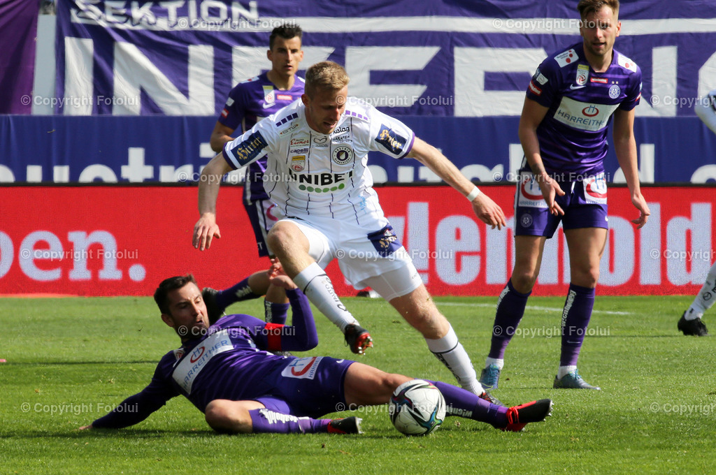 A_LUI_03042022_07 | SPORT,FUSSBALL,TIPICO BUNDESLIGA 03.04.2022 AUSTRIA WIEN-AUSTRIA KLAGENFURT,IM BILD: CHRISTOHER CVETKO   (KLAGENFURT) UND MARKUS SUTTNER  (AUSTRIA WIEN) FOTO: FOTOLUI