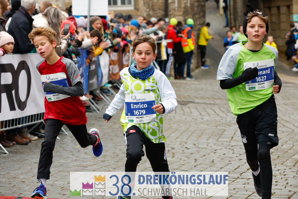 1700m Stadtwerke Jugendlauf | 3 Koenigslauf 2024 1700m Stadtwerke Jugendlauf - Realisiert mit Pictrs.com