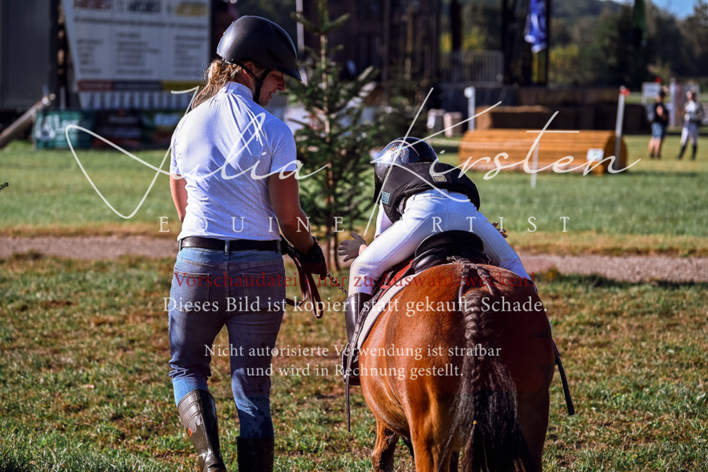 DSC_0498 | Pferde- und Turnierfotografie in Westsachsen. Pferdeportraits, Auftragszeichnungen und intuitive Kunst.