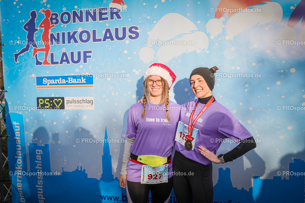 6. Bonner Nikolauslauf; Bonn, 14.12.2025 | Impressionen vom 6. Bonner Nikolauslauf am 14.12.2025 in Bonn (Nordrhein-Westfalen). 