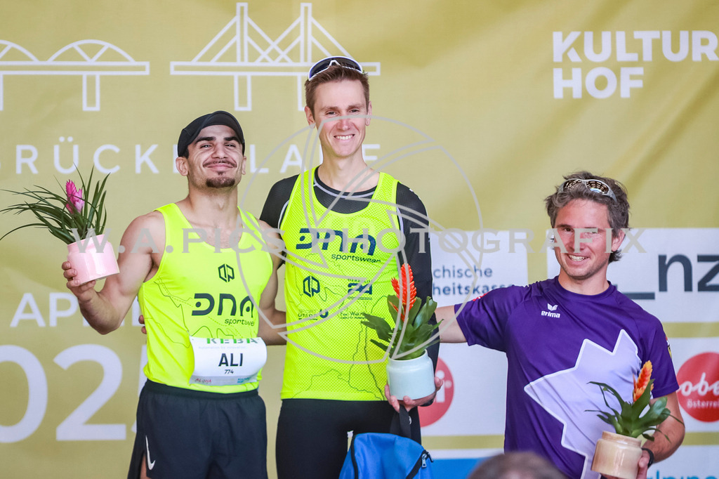 ..... | LINZ,AUSTRIA,27.April 25, Int. 3 Brückenlauf Linz  , Image shows: Photo: WAPICS / Manuel Binder