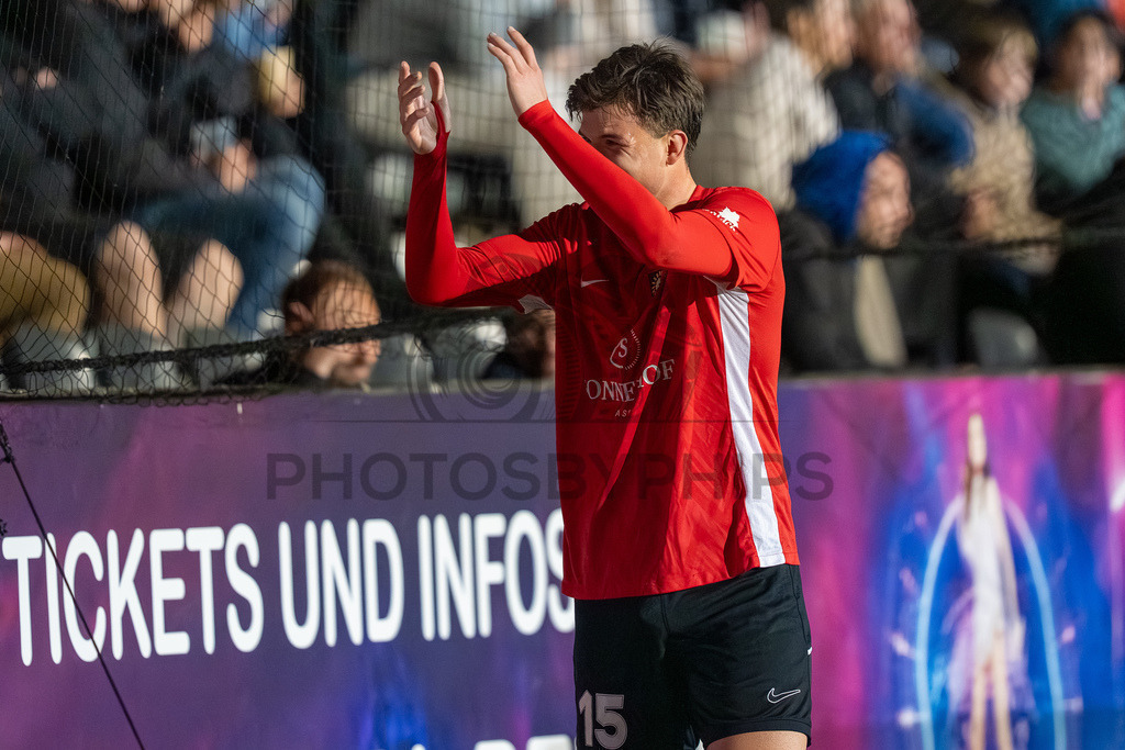 SG Sonnenhof Großaspach vs. SGV Freiberg, Fussball, Regionalliga Suedwest, 30. Spieltag, 22.04.2026 | Antonis Aidonis (SG Sonnenhof Großaspach, #15),SG Sonnenhof Großaspach vs. SGV Freiberg, Fussball, Regionalliga Suedwest, 30. Spieltag, 22.04.2026